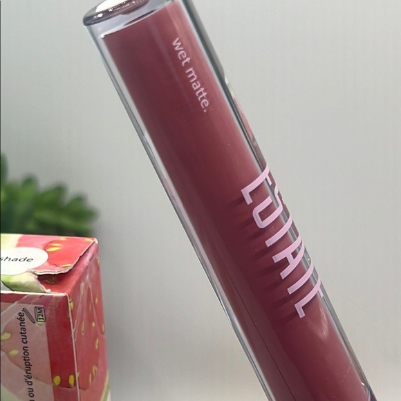 Estate Liquid Matte Lipstick - Shade (deep plum raspberry) - Picture 7 of 7